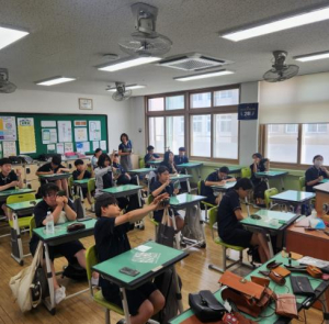 서구청 평리3동 우리마을교육나눔위원회,대구중·대평중과 함께 가죽공예 체험 운영