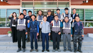 성주군, 폭염 속 현장근로자에 폭염대비 물품 전달 및 현장격려!