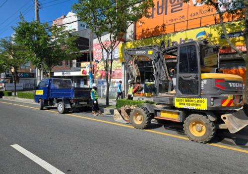 김천시 집중호우, 태풍 대비 도로 빗물받이 일제 정비 실시