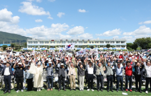 포항시, 광복의 함성 신광에 울려퍼졌다! 광복 80주년 기념 축구·민속경기 성료