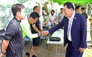 경주시 “화랑대기, 유소년 축구의 산실”… 주낙영 경주시장, 현장 찾아 격려
