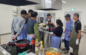 의성군, 사회적 고립 위험군 대상 ‘ 함께 먹는 밥상, 요리 교실 2차’ 운영