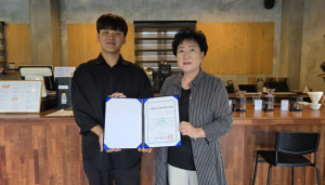 (사)군위군자원봉사센터 자원봉사 할인가맹점 지정서 전달