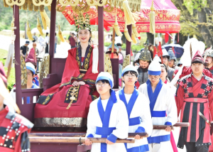 경주 동부사적지서 ‘신라 선덕여왕 첨성대에 행차하다’ 행사 개최