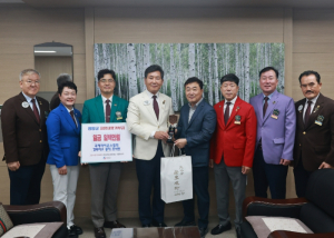 국제라이온스협회 356-E지구 조석현 총재, 영양군에 고향사랑기부금 전달