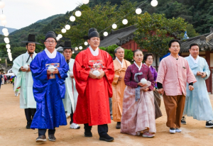 가을밤을 환하게 밝힌 ‘문경새재 달항아리 야행’성료