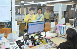 김정기 대구시장 권한대행, 국자원 행정정보시스템 화재 관련 중구 민원실, 대구통합전산센터 현장 점검