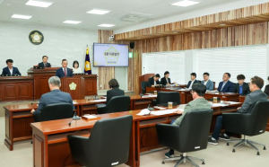울릉군의회 홍성근 의원 “상점가 활성화 위한 조례 제정 시급”