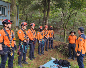 경산소방서, 가을철 산악사고 대비 산악구조훈련 실시