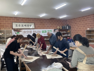 “흙을 빚으며 마음을 비워요”… 영주시드림스타트 도예체험 진행