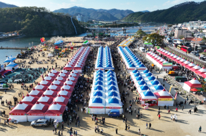 청송사과축제, 5일간 18억 매출·경제효과 900억…지역 경기회복 견인