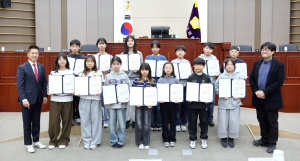 성주군 어린이의회, 14명 전원 발언, 정책토론 거쳐 실전형 본회의 성료~~
