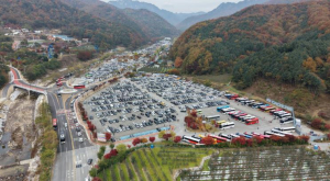 문경새재도립공원, 관광 열기 폭발... 작년 대비 방문객 급증