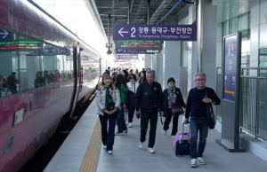 울진군, 바다·철도 잇는 이색 해맞이 관광 선보여