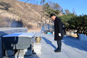 청송군, 병오년 새해 충혼탑 참배로 업무 시작