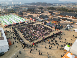 8만 인파 몰린 상주곶감축제… 새해 지역경제 ‘훈풍’ 불어넣다