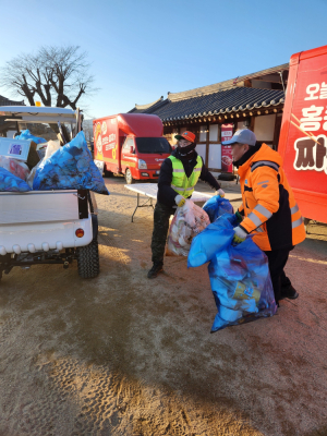 상주곶감축제 뒤편 지킨 환경공무관들… “보이지 않는 손, 축제 완성도 높였다”