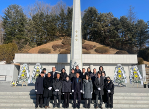 영주교육지원청, 2026년 병오년 충혼탑 참배 실시