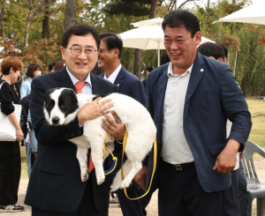 경주시, 식품접객업소 반려동물 동반 출입 허용…3월부터 시행