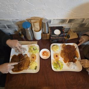 [르포]칠곡 왜관 ‘포크수제돈까스’ 입소문 확산…지역 대표 돈가스 맛집 자리매김