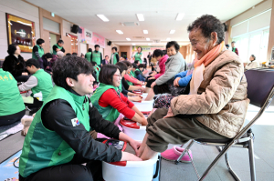 군위군새마을회, 효령면서 ‘찾아가는 공경문화 족욕봉사’ 실시