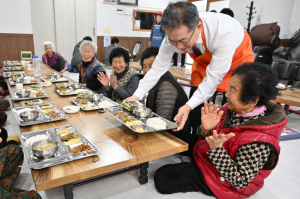 군위군, 경로당 중식 주 5일 지원사업 확대 시행