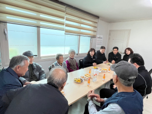 김천시 지례면, 새해 맞아 경로당 순회 방문…어르신 안부 살피며 현장 소통 강화