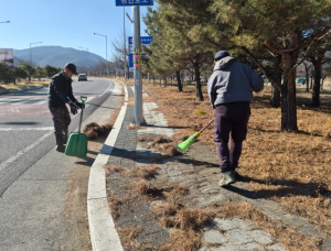 군위군, 설맞이 도로변 환경정비 대대적 실시