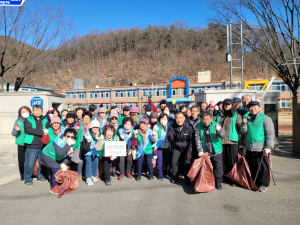군위군 효령면 새마을남녀협의회, 초등학교 주변 환경정비 활동 실시