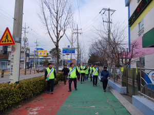 상주시, 개학기 학교 주변 불법광고물 집중 정비