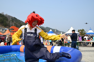 영덕대게축제 8만 인파 몰려 ‘성황’… 체험형 콘텐츠·바가지요금 근절 호평