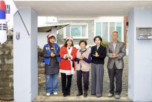 독립유공자 후손 찾아간 `3월의 산타`…칠곡 여성들, 마음 모았다