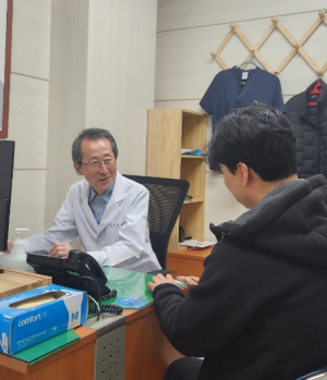 울릉군, 의료공백 해소 ‘전문의 카드’ 꺼냈다