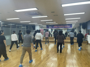 봉화군보건소 `낭만달빛 셔플댄스`로 직장인 건강 잡는다!