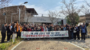 군위초 51회 동창들, 고향에서 되찾은 시간....60년 만의 귀향