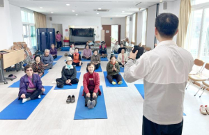 청송군, 찾아가는 한방 기공체조 호응...“경로당이 건강교실로”