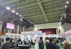 구미시, 일자리 열기로 채웠다…`2026 春하추동 취업한마당` 성료