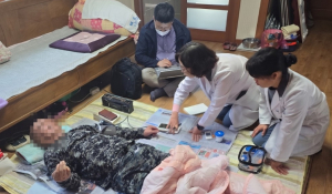 문경시, 거동 불편 어르신 ‘집으로 찾아가는 의료돌봄’ 본격화
