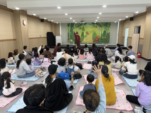 구미시 영어가 즐거운 공간…산동도서관, 체험형 뮤지컬로 영어 친화환경 확대
