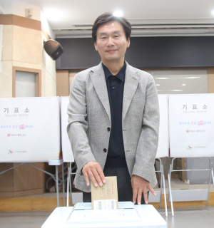조현일 경산시장 후보, 사전투표 참여…