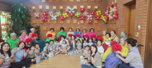 의성군 어린이집 원아들, 어버이날 맞아 어르신께 카네이션 전달
