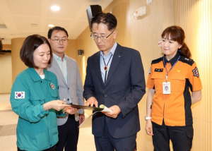 황명석 경북도지사 권한대행, 사전투표소 현장점검 실시