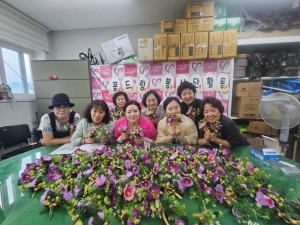 대구남구자원봉사센터, 호국보훈의 달 맞아 '무궁화 코사지 만들기' 봉사