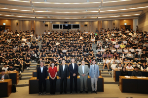 노벨상 수상자 포항 청소년 만났다 “우주의 비밀은 끊임없는 질문에서 시작”…