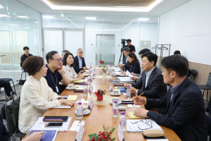 포항시, 그래핀으로 조리하고 로봇이 서빙…미래산업 융합 승부수