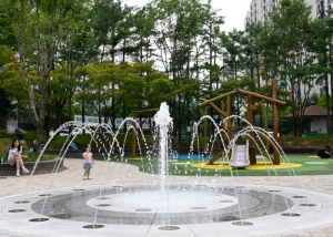 달성군, 명곡3어린이공원 바닥분수 개장…도심 속 '폭염 쉼터' 조성
