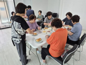 문경시도시재생지원센터, 점촌3동 거점시설서 어르신 프로그램 성황