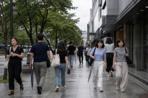 대구·경북 흐리고 곳곳 소나기…낮 최고 33℃