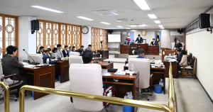 군위군의회 산업경제위, 중소기업 이자지원 조례 폐지안 등 심사