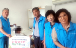 영덕군 영덕읍 지역사회보장협의체, 취약계층 아동·청소년에 책상 지원